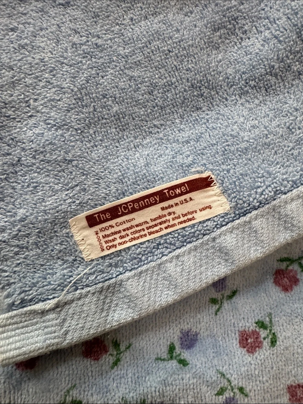 Vintage JCPenney Made USA Ditsy Floral Hand Towel Cottagecore